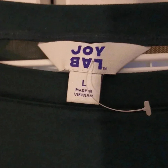 Dark green long sleeve Active  Wear - Picture 5 of 12